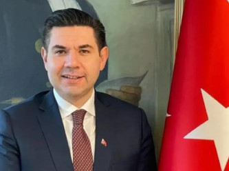 Dışişleri ülkeyi böyle mi temsil ediyor? 'Türk diplomat alkollüyken kaza yaptı, taksiciye saldırdı'