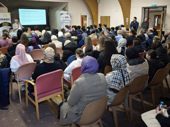 HRW İngiltere'de İnsan Hakları Geliştirme Kampı'nın üçüncüsünü gerçekleştiriyor