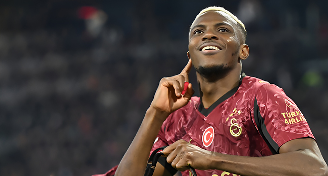Galatasaray Ajax'ı deplasmanda Osimhen'in 3 golü ile yenip 3 puan aldı