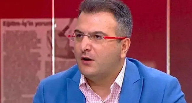 Cem Küçük de "Büyük bir isim daha var" diyerek sinyal verdi!