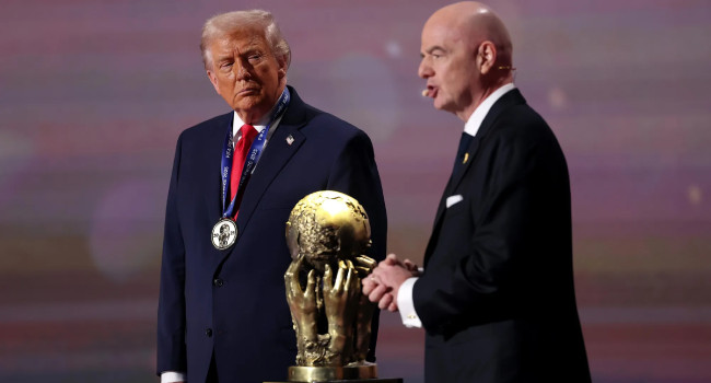 FİFA Trump'a barış ödülü verdi