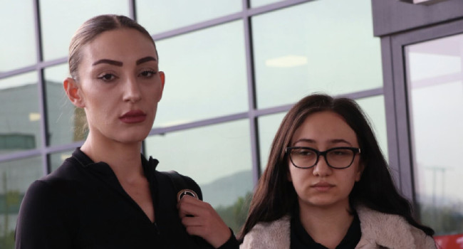 ‘Yurt dışına kaçacaklardı’ iddiası: Güllü’nün kızı ve arkadaşı gözaltına alındı