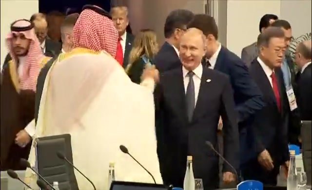 Putinden Veliaht Selmana beşlik Putinden Veliaht Selmana beşlik