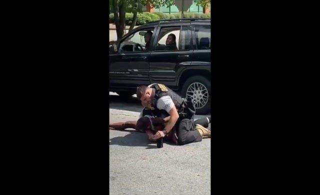 ABD'de bir polis şiddeti görüntüsü daha ortaya çıktı