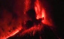 İtalya’daki Etna Yanardağı yeniden faaliyete geçti