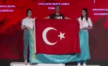 Türk ve Kazak sporcular arasında 'bayrak' gerilimi